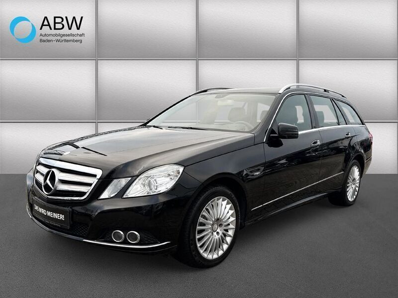 Obsidianschwarz metalliclack Gebraucht 2010 Mercedes E200 Limousine | 8.999 € (Fairer Preis) - Bild 1/4