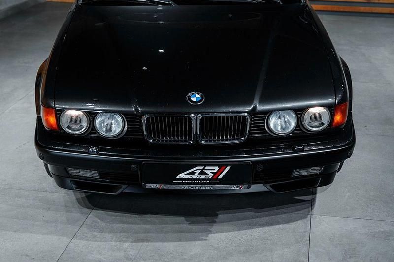 Gebraucht BMW 750 299 PS (219 kW) 1993 Schwarz Limousine