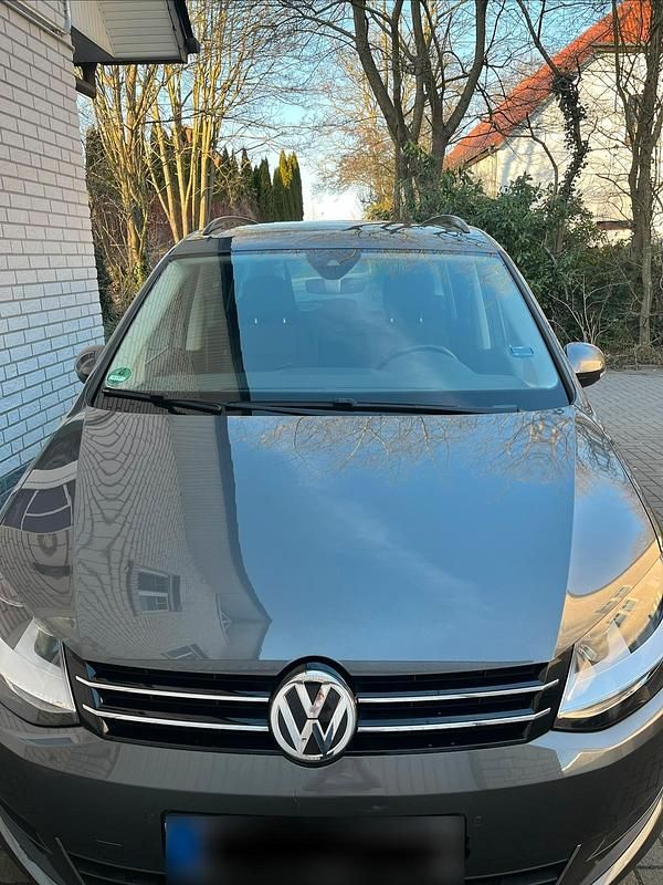 Gebraucht VW Sharan 150 PS (110 kW) 2022 Grau Van / Kleinbus