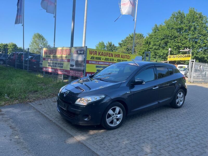 Grau Gebraucht 2010 Renault Mégane III Dynamique Limousine | 2.200 € (Guter Preis) - Bild 1/4