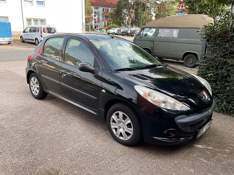 Schwarz Gebraucht 2010 Peugeot 206+ Kleinwagen | 1.650 € (Guter Preis) - Bild 1/4