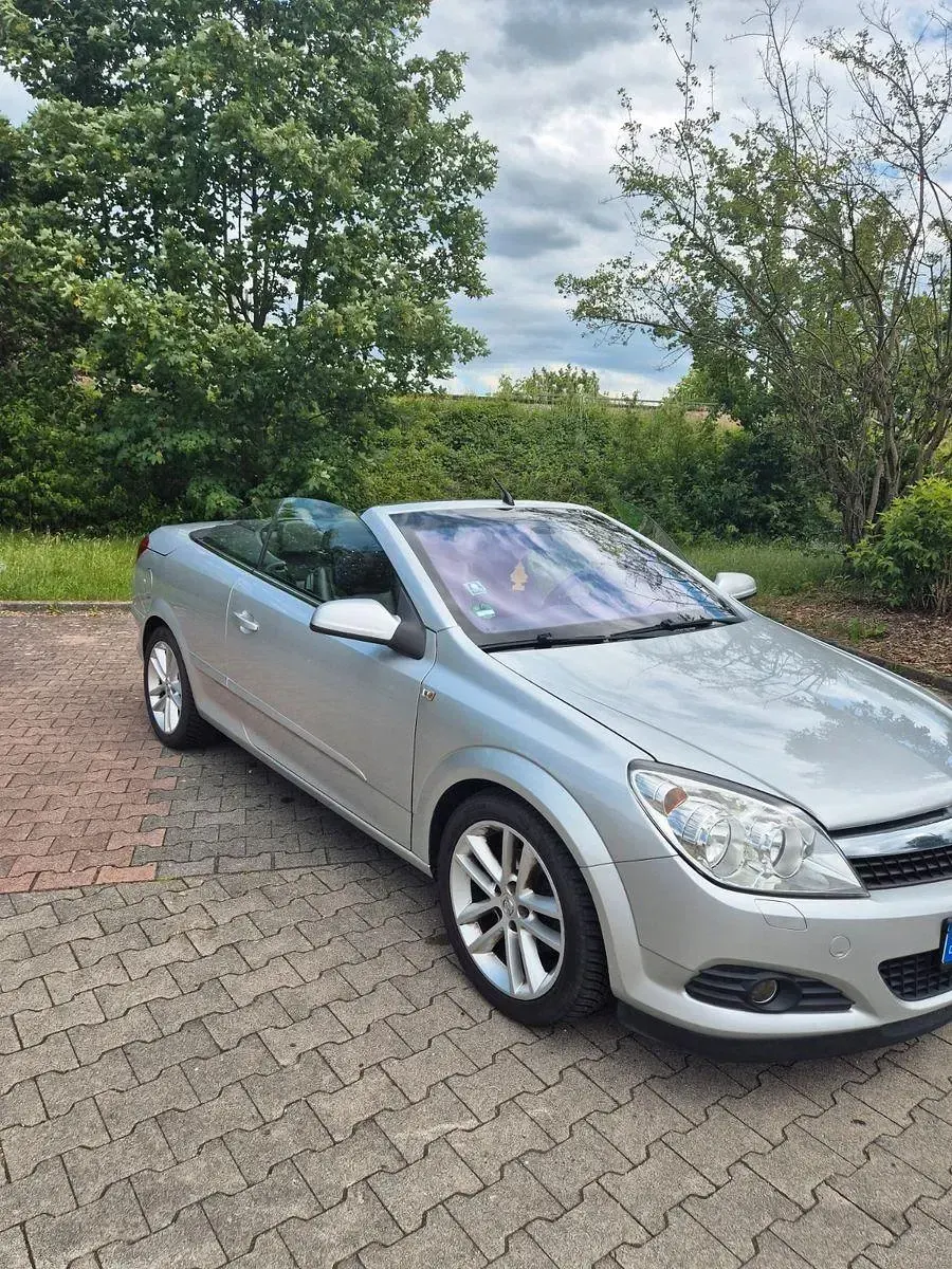 Gebraucht Opel Astra 140 PS (102 kW) 2008 Silber Cabrio