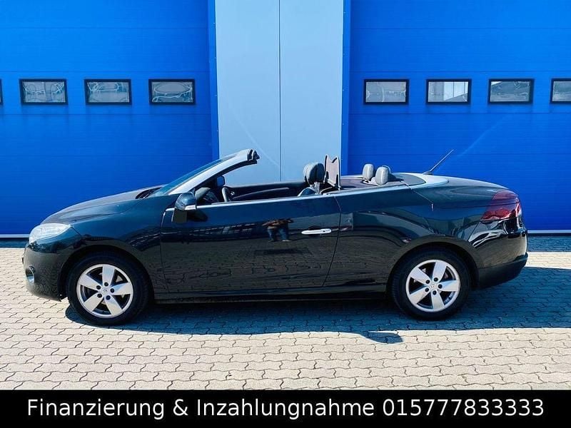 Schwarz Gebraucht 2011 Renault Mégane Cabriolet Dynamique Cabrio | 6.400 € (Fairer Preis) - Bild 1/4