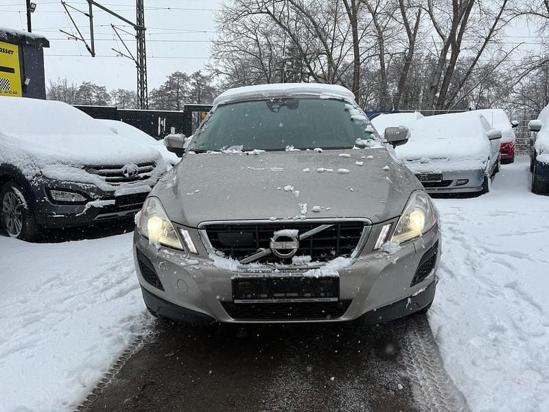 Grau Gebraucht 2012 Volvo XC60 Summum SUV | 8.300 € (Fairer Preis) - Bild 1/4