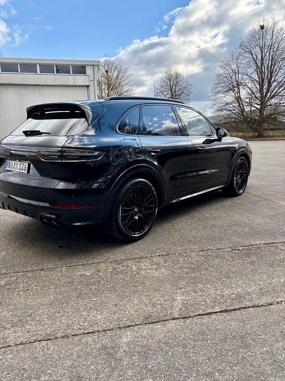 Second-hand Porsche Cayenne 460 CP (338 kW) 2023 Negru SUV