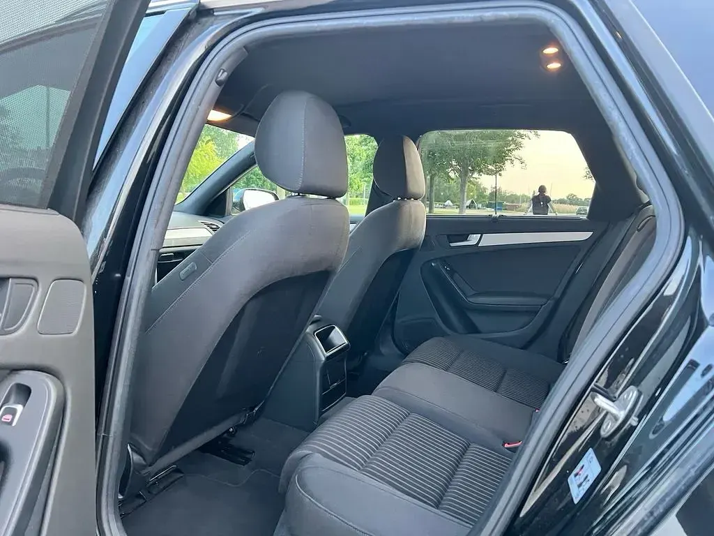 Gebraucht Audi A4 143 PS (105 kW) 2013 Schwarz Limousine
