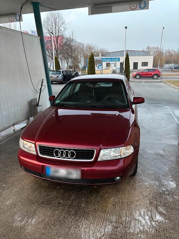 Gebraucht Audi A4 101 PS (74 kW) 1999 Rot Limousine