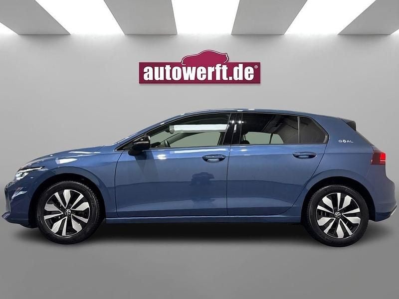 Gebraucht VW Golf VIII Goal 150 PS (110 kW) 2025 Anemonenblau metallic Limousine