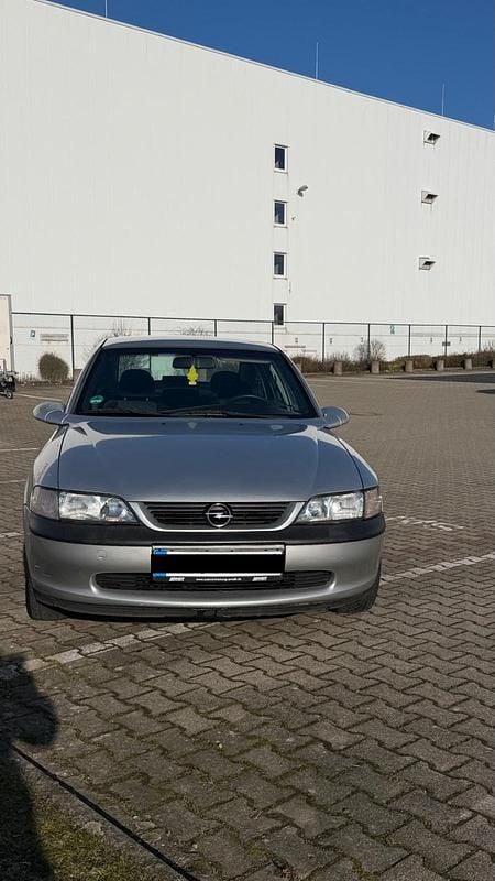 Gebraucht Opel Vectra 100 PS (73 kW) 1998 Silber Limousine