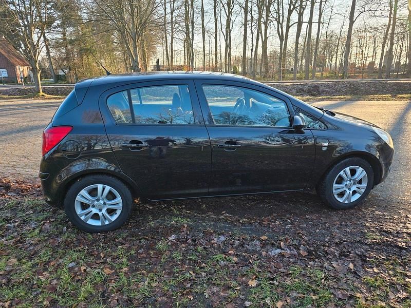 Gebraucht Opel Corsa Edition 86 PS (63 kW) 2010 Schwarz Kleinwagen