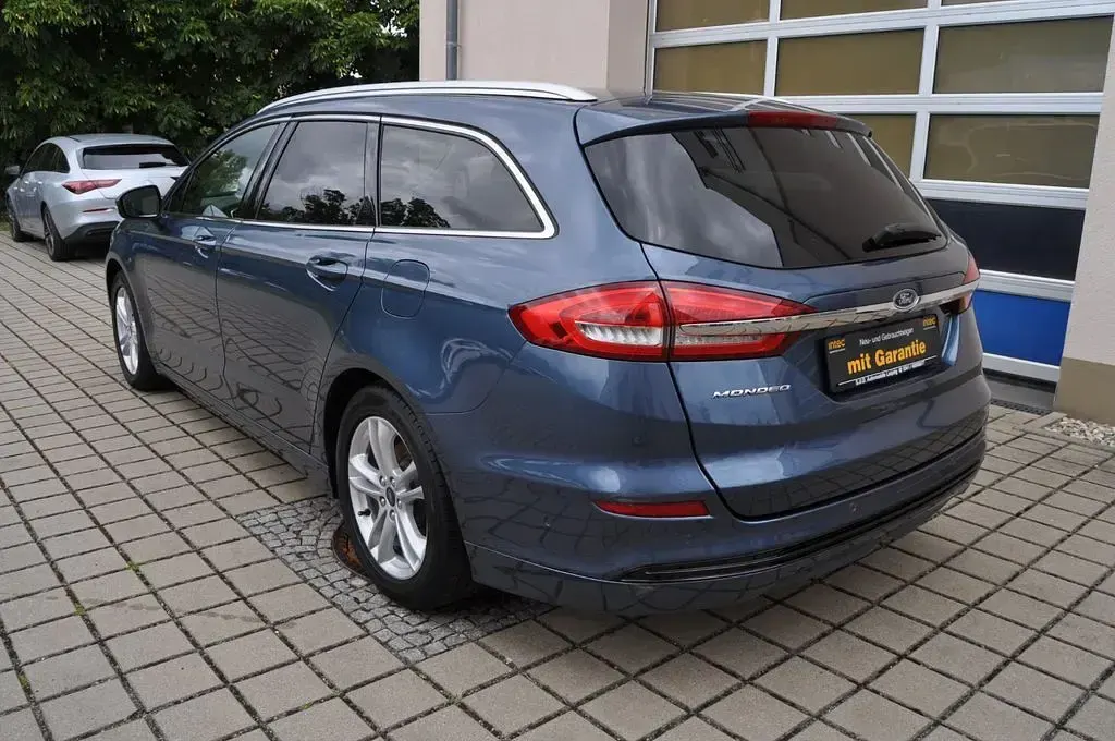 Gebraucht Ford Mondeo Titanium 165 PS (121 kW) 2018 Blau Limousine