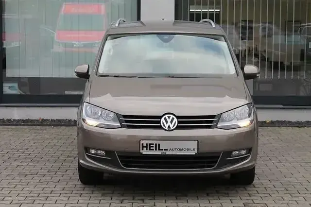 Gebraucht VW Sharan Highline 150 PS (110 kW) 2017 Gold Van / Kleinbus