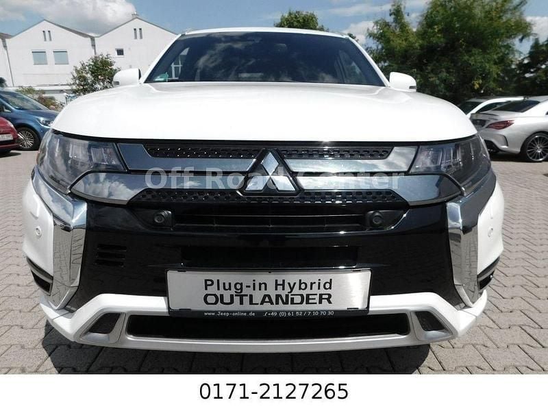 Frost white Gebraucht 2019 Mitsubishi Outlander P-HEV Top SUV | 19.490 € (Fairer Preis) - Bild 1/4