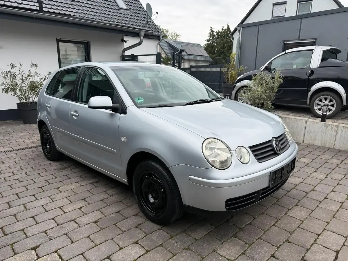 Używany VW Polo 60 KM (44 kW) 2004 Srebrny Hatchback