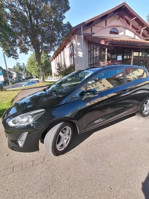 Gebraucht Ford Fiesta 70 PS (51 kW) 2017 Schwarz Limousine
