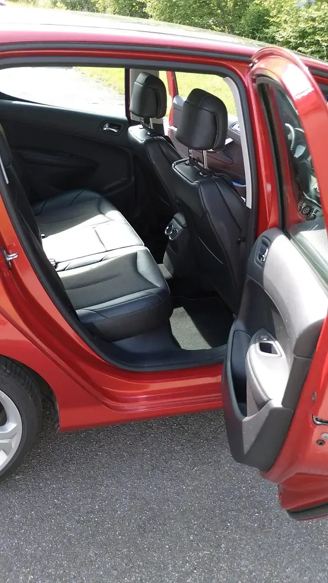 Gebraucht Peugeot 308 150 PS (110 kW) 2008 Rot Kleinwagen