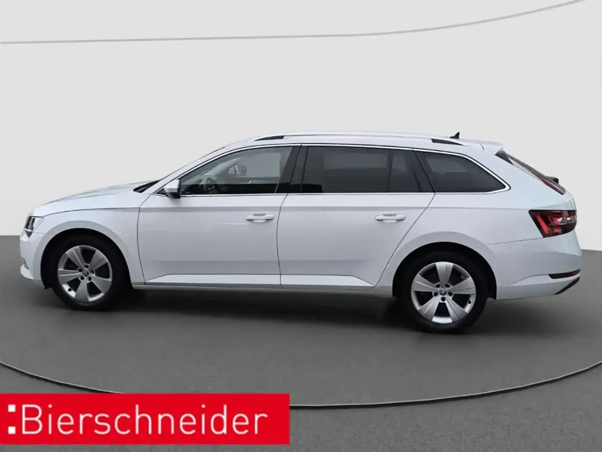 Gebraucht Skoda Superb Style 150 PS (110 kW) 2019 Weiß Kombi