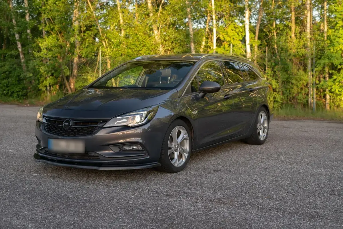 Gebraucht Opel Astra Dynamic 150 PS (110 kW) 2016 Grau Kombi