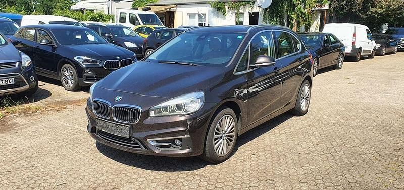 Braun Gebraucht 2017 BMW 218 Active Tourer Luxury Line Van / Kleinbus | 8.900 € (Fairer Preis) - Bild 1/4