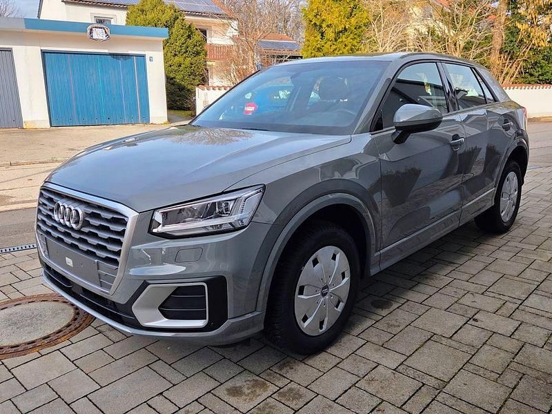 Gebraucht Audi Q2 Ambiente 190 PS (139 kW) 2020 Grau SUV