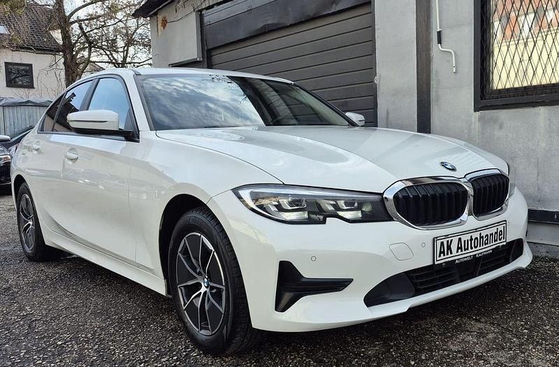 Gebraucht BMW 318 Advantage 150 PS (110 kW) 2019 Weiß Limousine