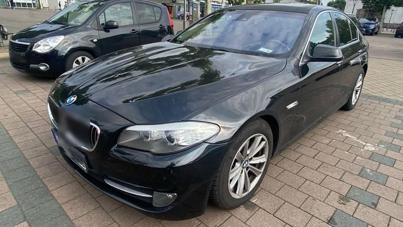 Schwarz Gebraucht 2010 BMW 520 Limousine | 6.000 € (Superpreis) - Bild 1/3
