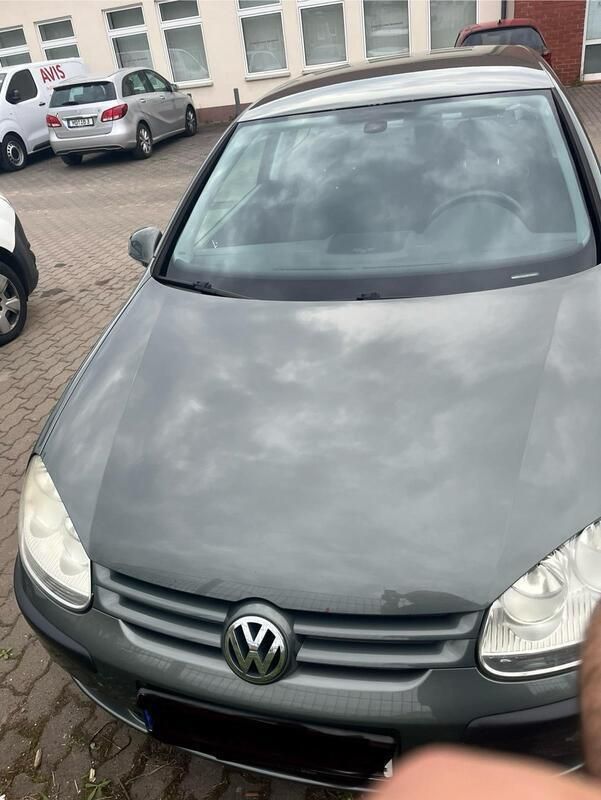 Grün Gebraucht 2005 VW Golf V Kleinwagen | 2.250 € (Guter Preis) - Bild 1/4