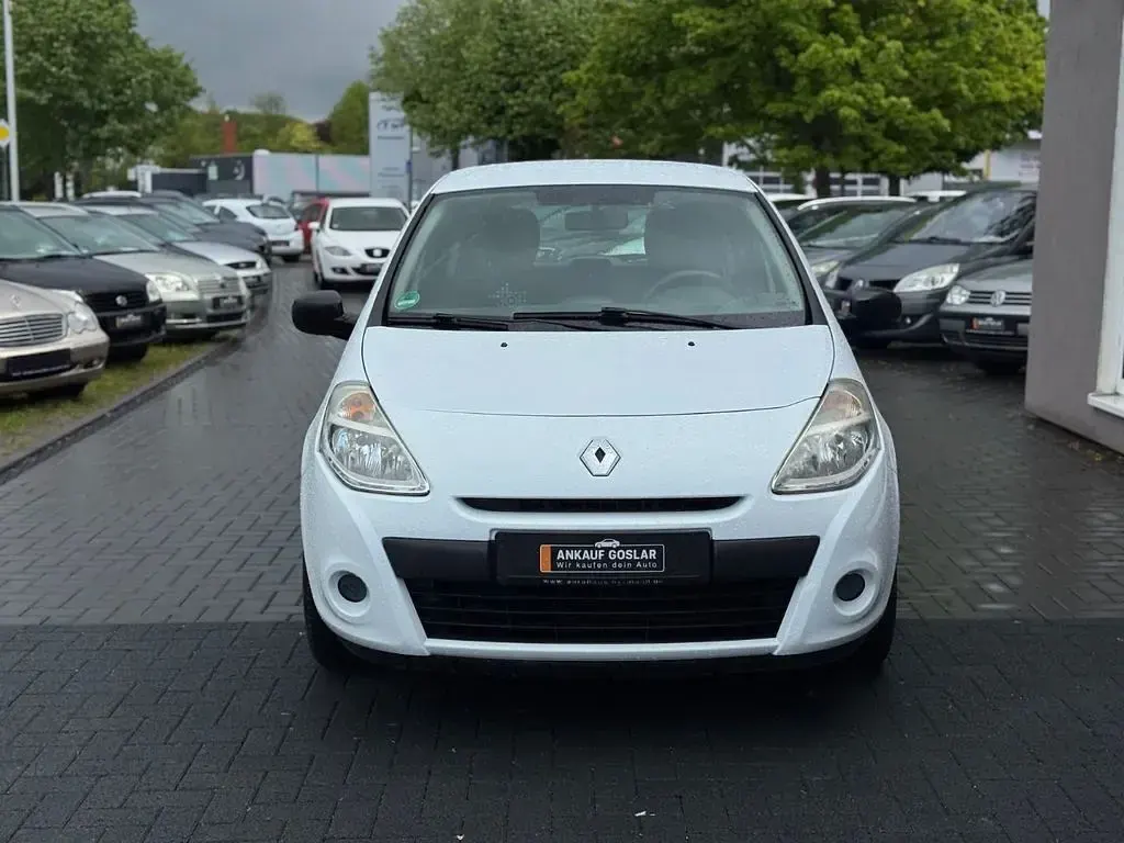 Gebraucht Renault Clio III 75 PS (55 kW) 2011 Weiß Kleinwagen
