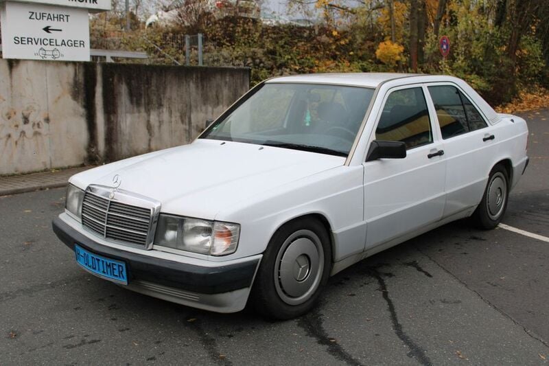 Weiß Gebraucht 1991 Mercedes 190 Limousine | 4.990 € - Bild 1/4