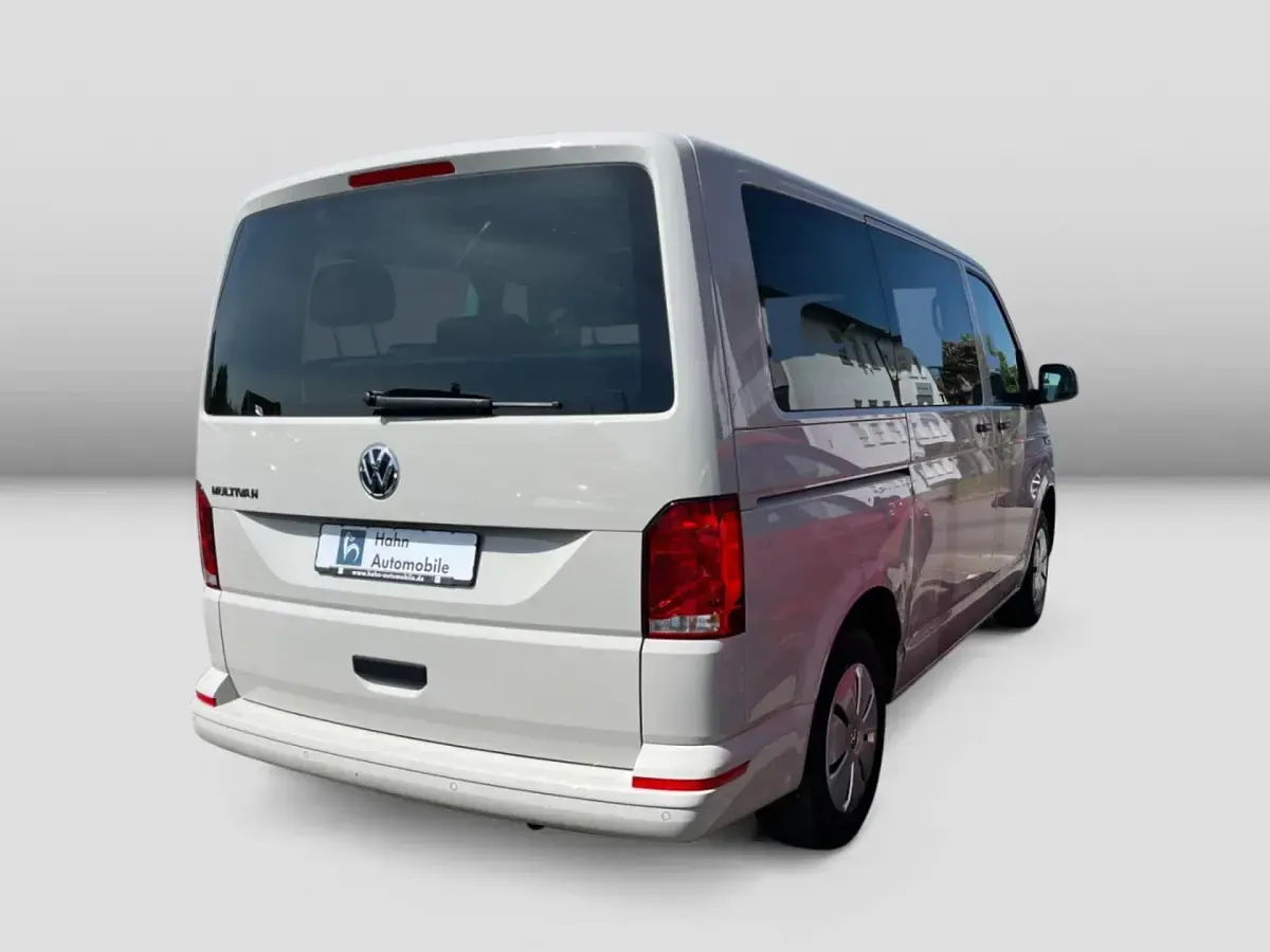 Second-hand VW Multivan Trendline 150 CP (110 kW) 2021 Monovolum