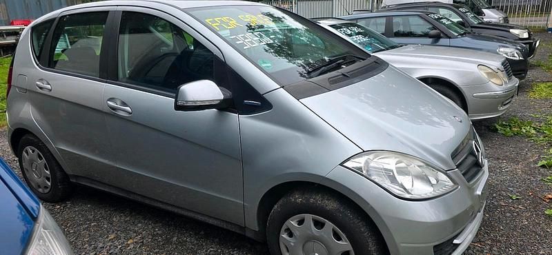 Grau Gebraucht 2010 Mercedes A160 Kleinwagen | 3.850 € (Fairer Preis) - Bild 1/4