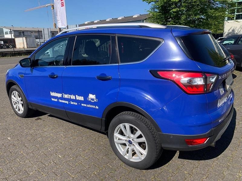 Usado Ford Kuga 150 HP (110 kW) 2017 Azul SUV