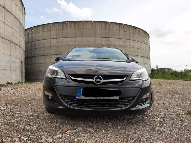 Schwarz Gebraucht 2014 Opel Astra Energy Kombi | 5.599 € (Guter Preis) - Bild 1/4