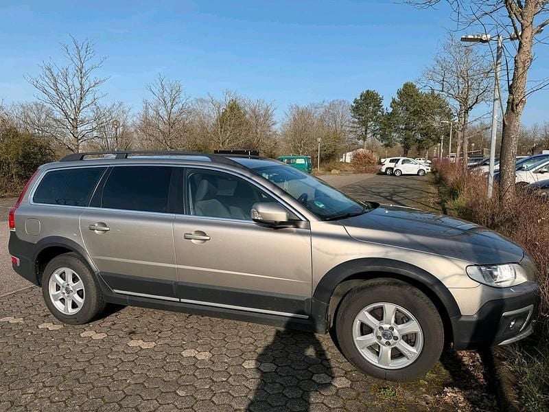 Gebraucht Volvo XC70 181 PS (133 kW) 2015 Gold Kombi
