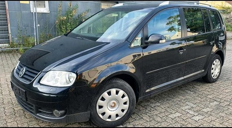 Schwarz Gebraucht 2005 VW Touran Van / Kleinbus | 3.400 € (Etwas zu teuer) - Bild 1/4