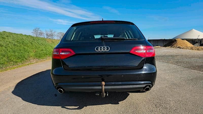 Gebraucht Audi A4 Ambiente 245 PS (180 kW) 2012 Schwarz Kombi