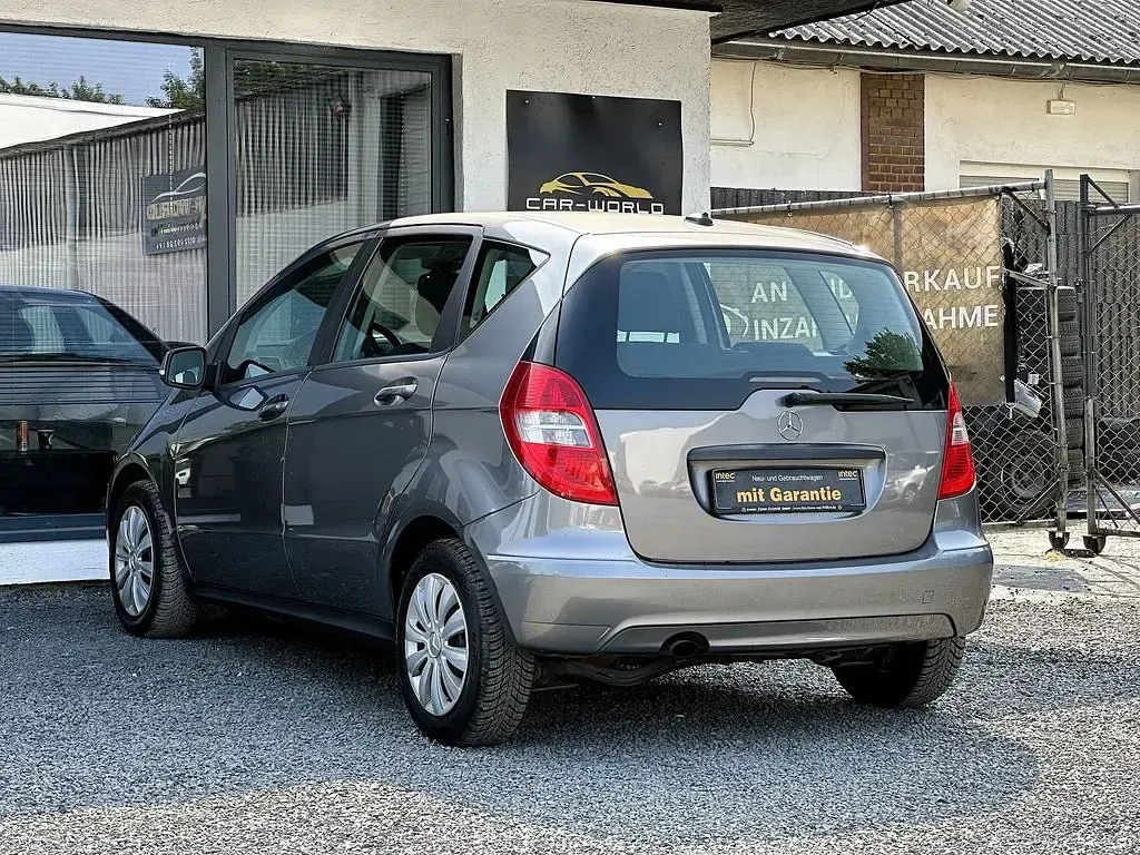 Gebraucht Mercedes A180 116 PS (85 kW) 2009 Grau Limousine