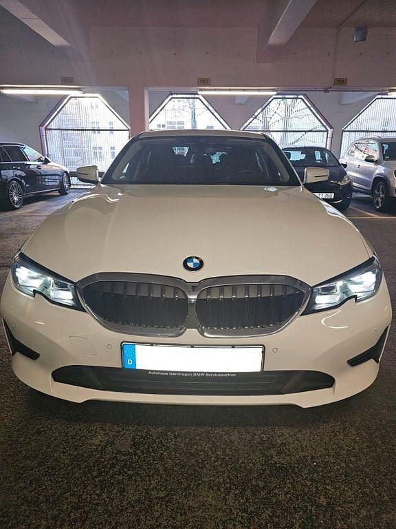 Gebraucht BMW 320e Advantage 204 PS (150 kW) 2021 Weiß Limousine