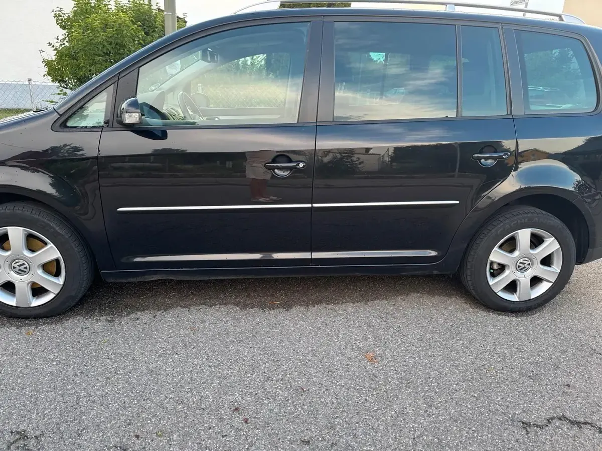 Gebraucht VW Touran 140 PS (102 kW) 2007 Schwarz Van / Kleinbus