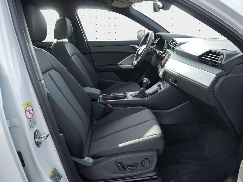 Gebraucht Audi Q3 Ambiente 150 PS (110 kW) 2025 Gletscherweiß metallic SUV