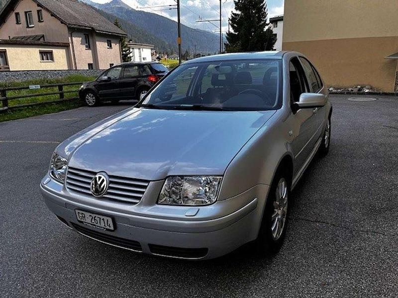 Usata VW Bora 116 CV (85 kW) 2000 Argento Berlina