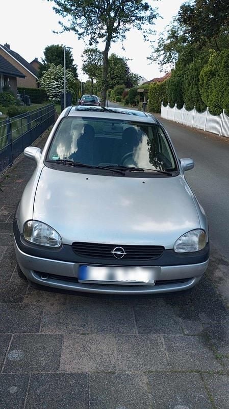 Gebraucht Opel Corsa Edition 54 PS (39 kW) 2000 Silber Kleinwagen