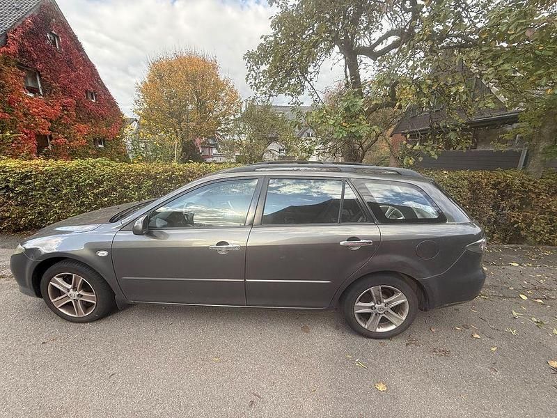 Grau Gebraucht 2005 Mazda 6 Comfort Kombi | 1.500 € (Teuer) - Bild 1/4