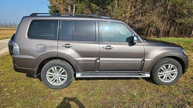 Gebraucht Mitsubishi Pajero Top 190 PS (139 kW) 2016 Braun SUV