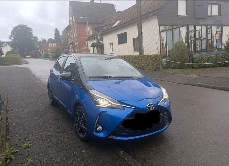 Blau Gebraucht 2019 Toyota Yaris Club Kleinwagen | 9.800 € (Guter Preis) - Bild 1/4