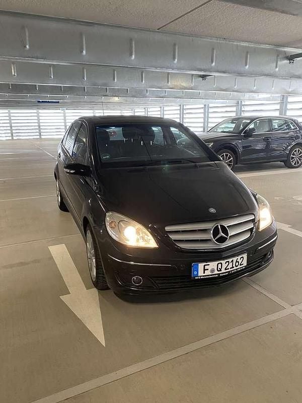 Gebraucht Mercedes B200 136 PS (100 kW) 2005 Schwarz Van / Kleinbus