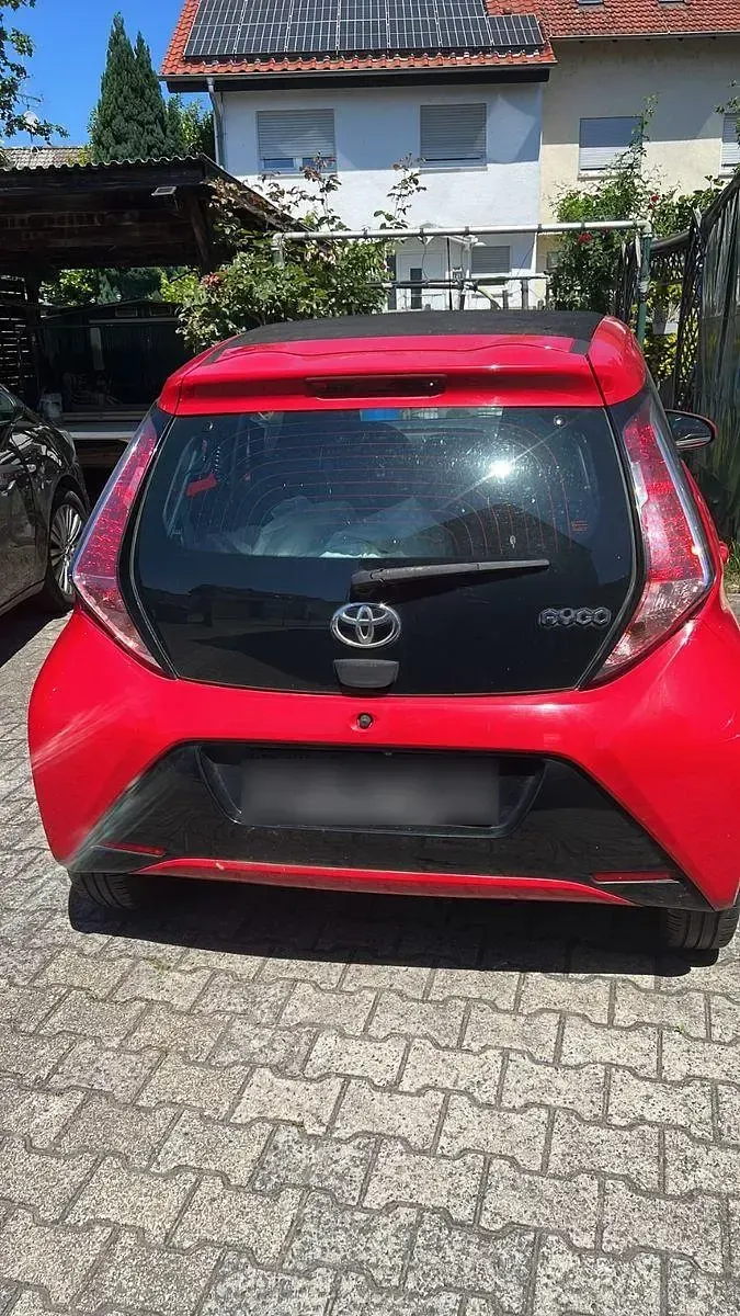Gebraucht Toyota Aygo X-cite 69 PS (50 kW) 2015 Rot Kleinwagen