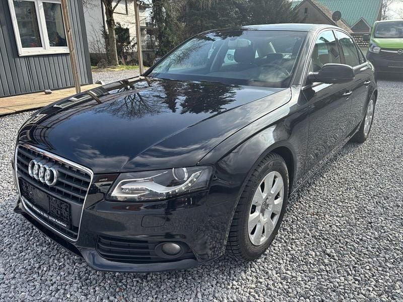 Gebraucht Audi A4 Attraction 120 PS (88 kW) 2011 Schwarz Limousine