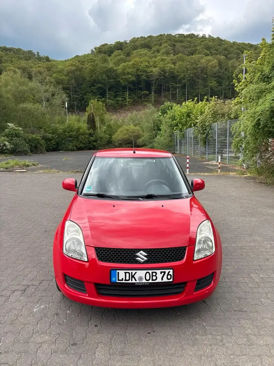 Gebraucht Suzuki Swift 92 PS (67 kW) 2009 Rot Kleinwagen