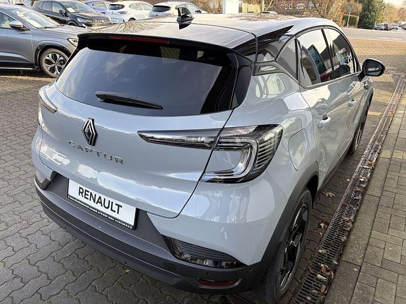 Neu Renault Captur Techno 114 PS (83 kW) 2025 Grau SUV
